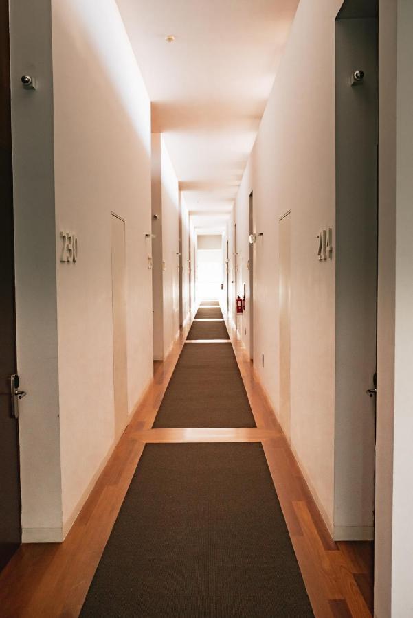 M'Ar De Ar Aqueduto Hotel เอโวรา ภายนอก รูปภาพ A typical corridor