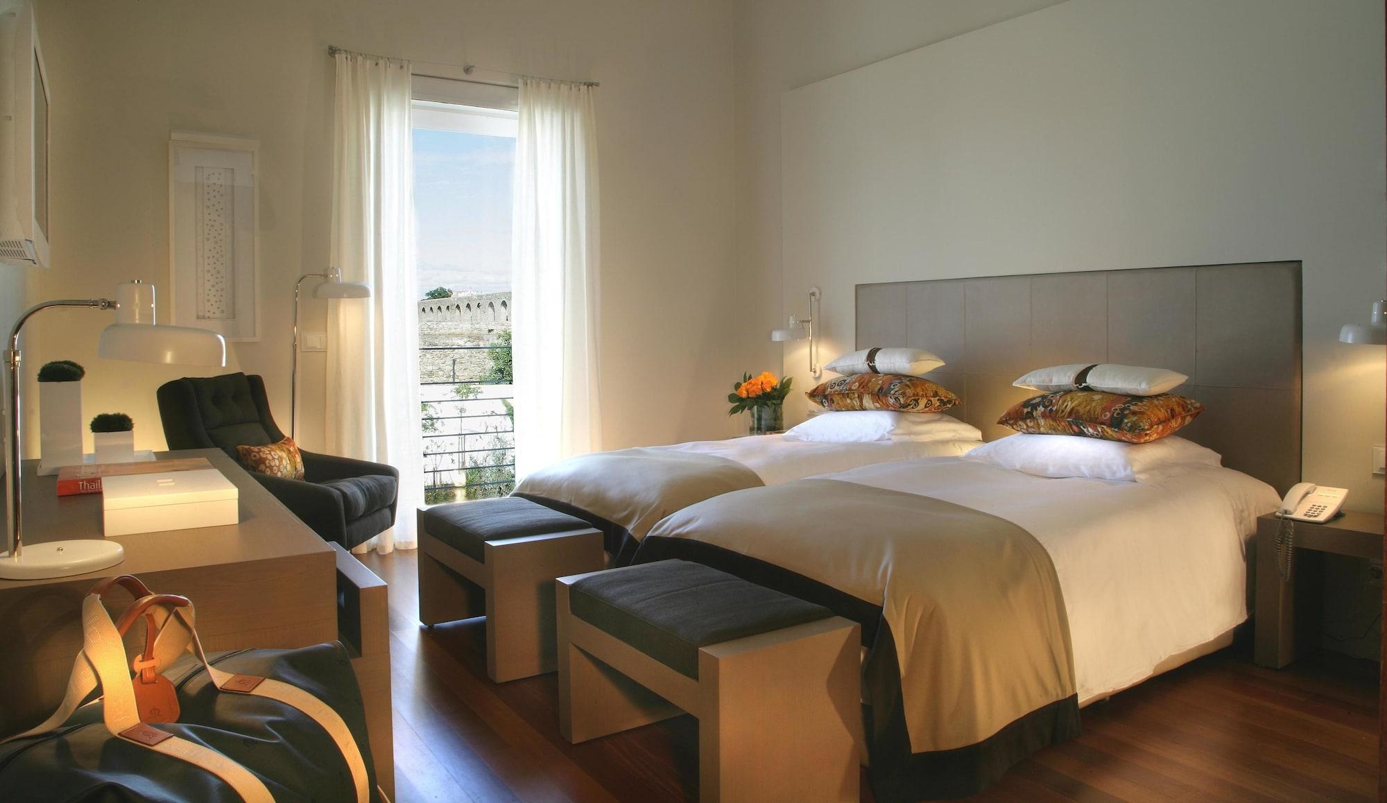 M'Ar De Ar Aqueduto Hotel เอโวรา ภายนอก รูปภาพ A room at the Hotel Majestic