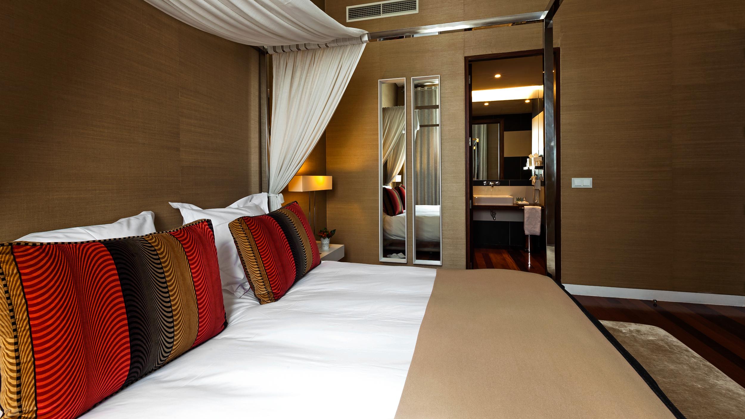 M'Ar De Ar Aqueduto Hotel เอโวรา ภายนอก รูปภาพ A bedroom in the hotel