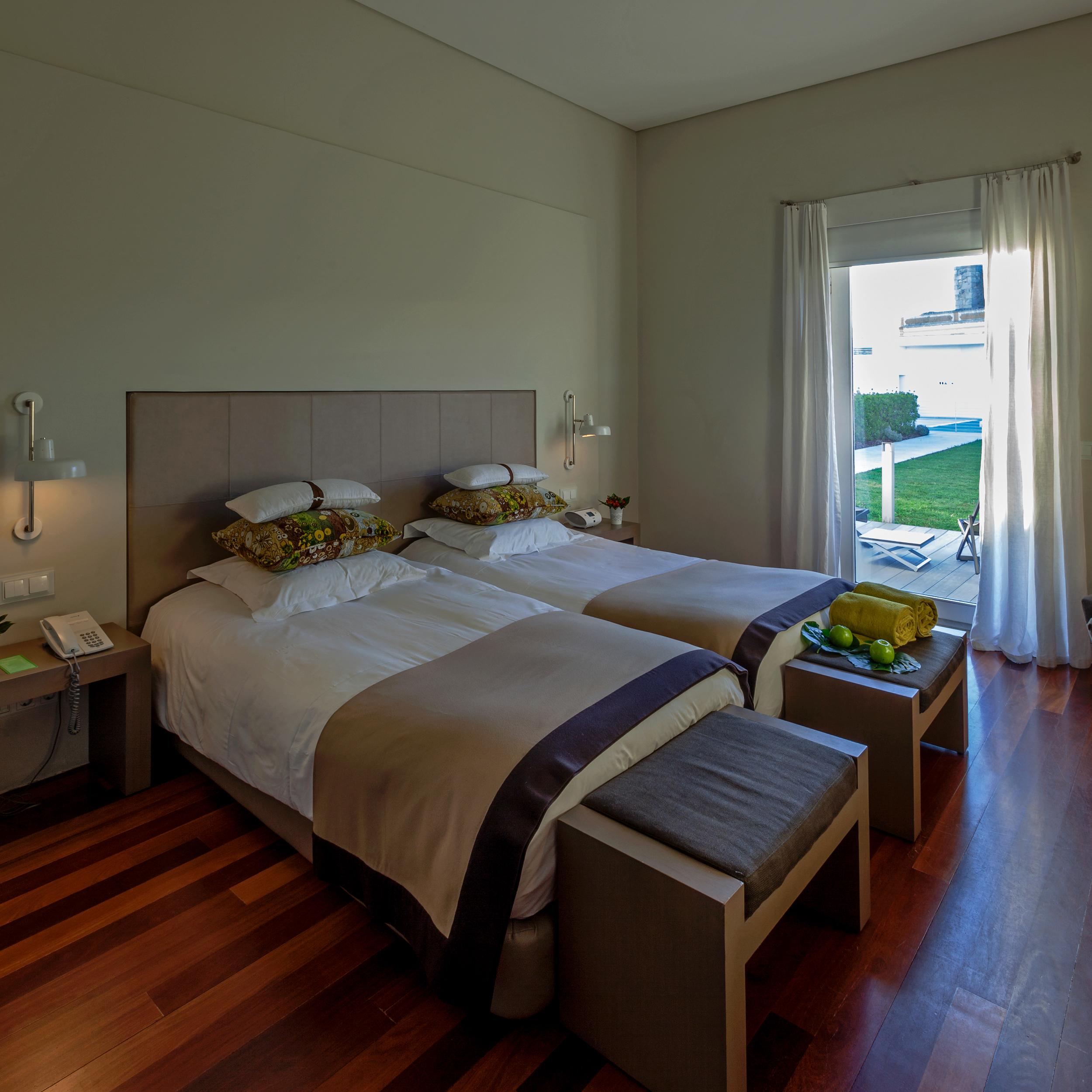M'Ar De Ar Aqueduto Hotel เอโวรา ภายนอก รูปภาพ A room at the hotel