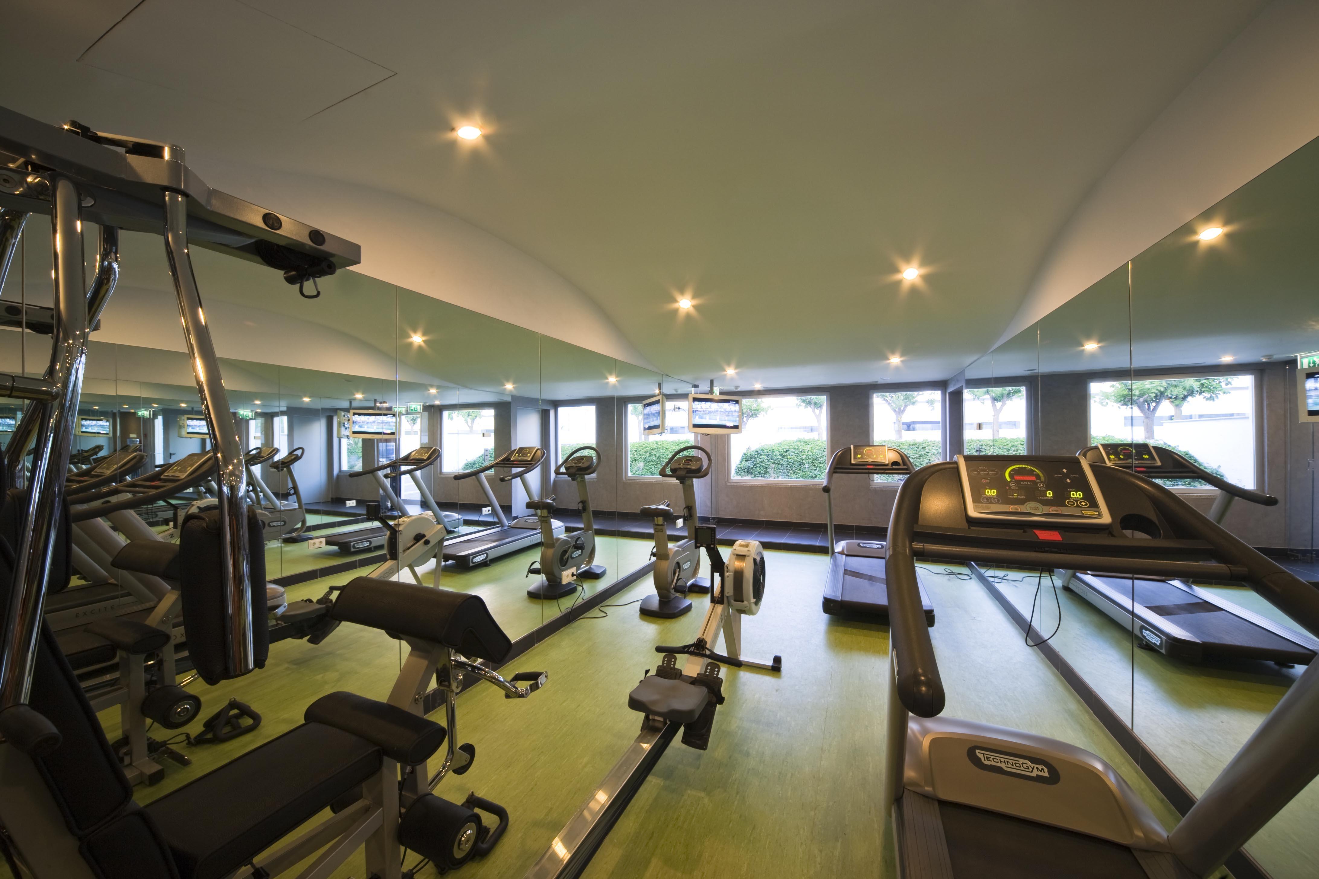 M'Ar De Ar Aqueduto Hotel เอโวรา ภายนอก รูปภาพ The gym at the hotel